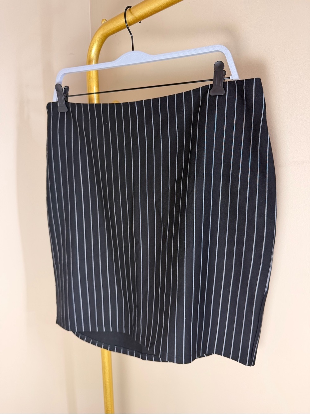 NWOT Naked Wardrobe Pinstripe Mini Skirt Size 2X Black White Career Chic